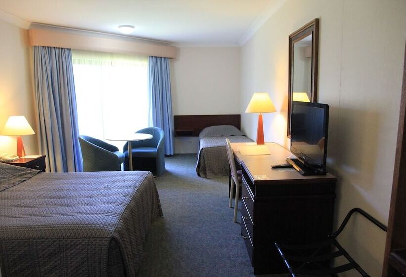 Номер Deluxe с Балконом, Charbonnier Motor Inn
