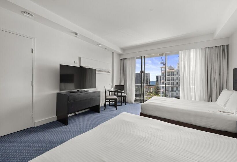스탠다드 룸 더블 침대 2개, Crowne Plaza Surfers Paradise, An Ihg