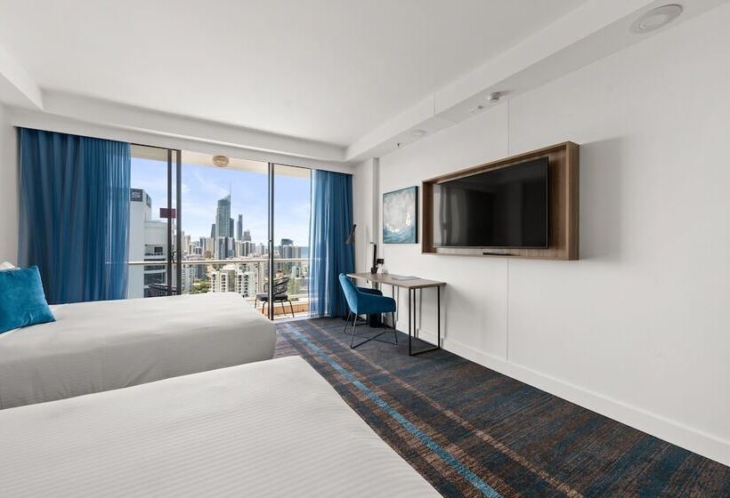 스탠다드 룸 더블 침대 2개, Crowne Plaza Surfers Paradise, An Ihg