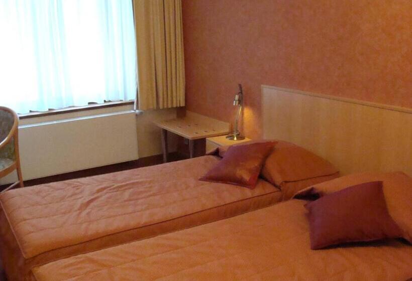 Номер Стандарт, Hôtel Le Relais Du Marquis