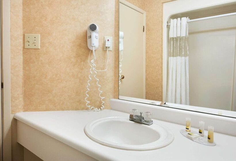 スイート, Days Inn By Wyndham Brantford
