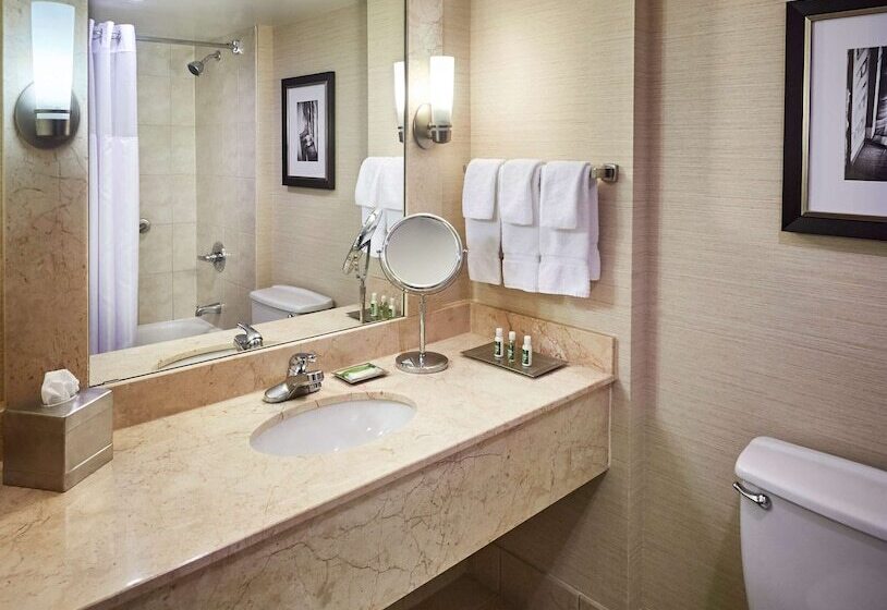 带河湖景观的套房, Best Western Plus Waterfront