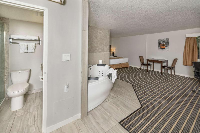 Стандартный Номер Кровать Кинг, Clarion Pointe