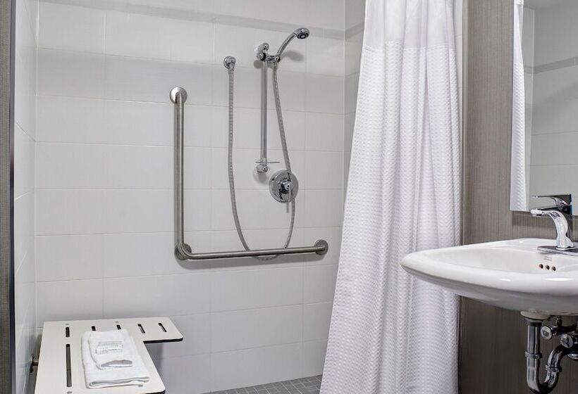 ダブルベッドスタンダードルーム, Courtyard By Marriott Toronto Downtown