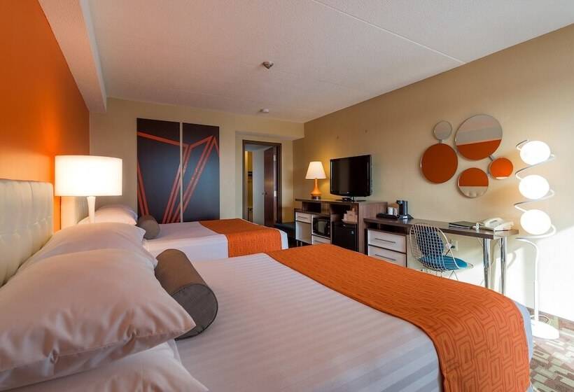 スイート（家族用）, Howard Johnson Plaza By Wyndham By The Falls Niagara Falls