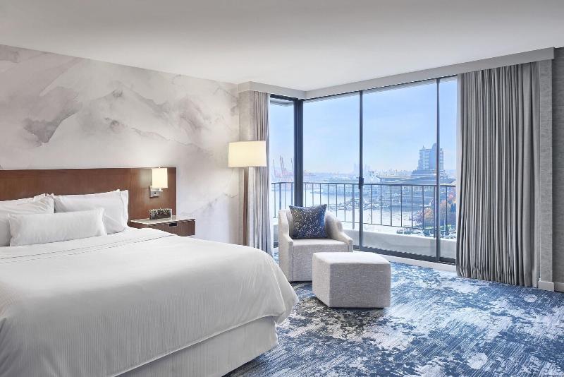 キングサイズベッドのスタンダードルーム, The Westin Bayshore, Vancouver
