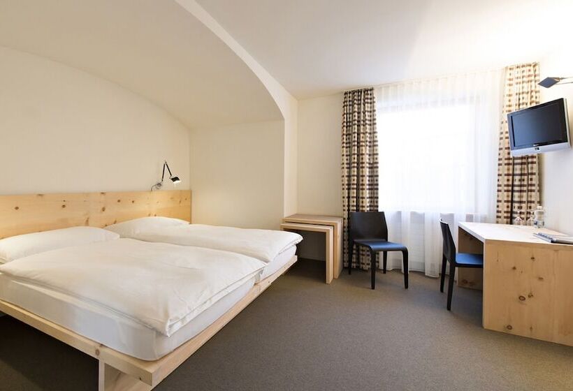 غرفة إقتصادية, Hauser Hotel St. Moritz