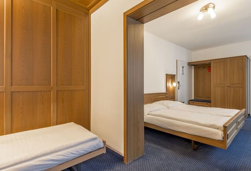 Quarto Triplo Estandar, Alpina Luzern