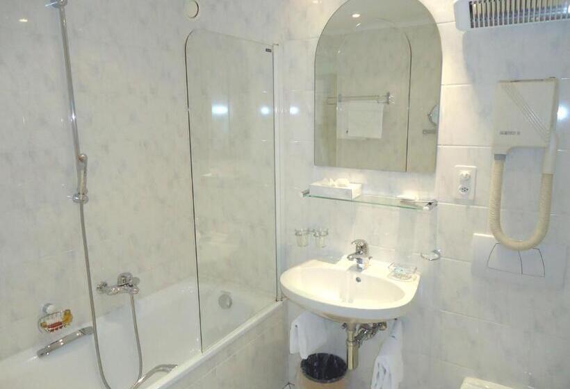 سوییت جونیور با بالکن, Grand Hôtel Du Parc