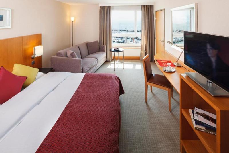 Номер Deluxe Вид на Озеро, Mövenpick Hotel Lausanne