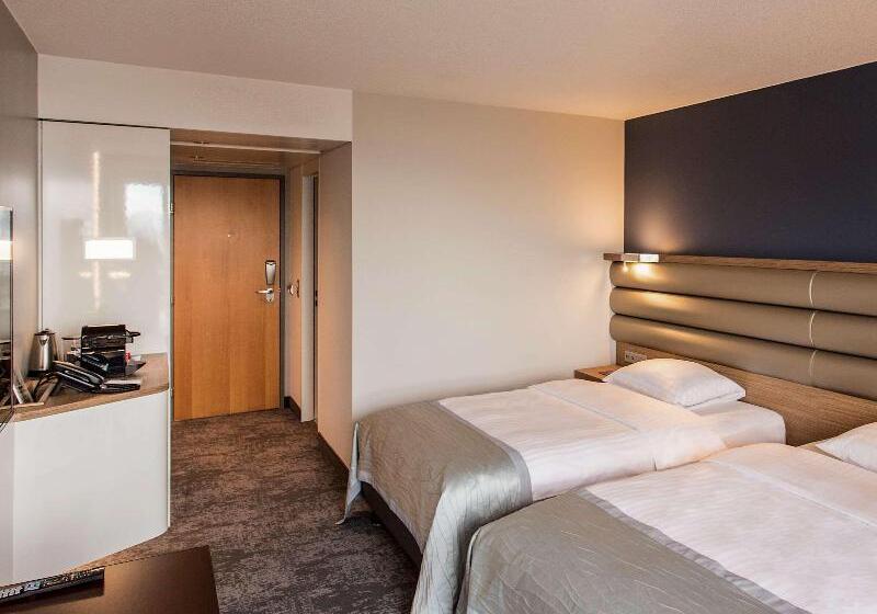 Номер Премиум, Mövenpick Hotel Lausanne