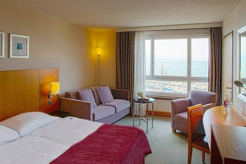 Номер Deluxe Вид на Озеро, Mövenpick Hotel Lausanne