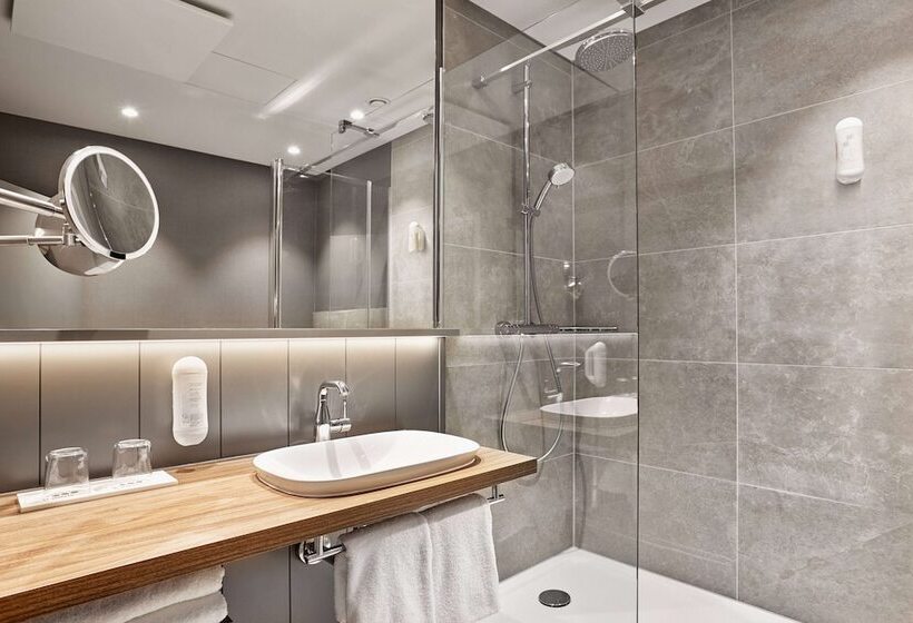 Quarto Triplo Deluxe, H+ Hotel Bremen