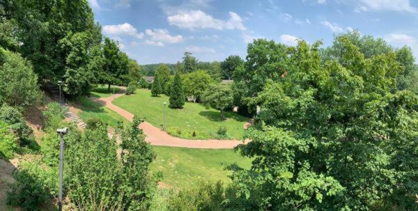 Номер Стандарт Вид на Сад, Burg Wassenberg