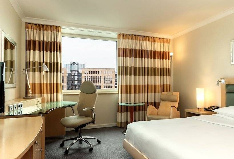 Номер Deluxe, Hilton Dusseldorf