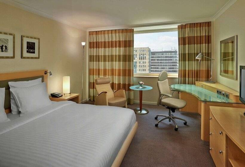 Номер Deluxe, Hilton Dusseldorf