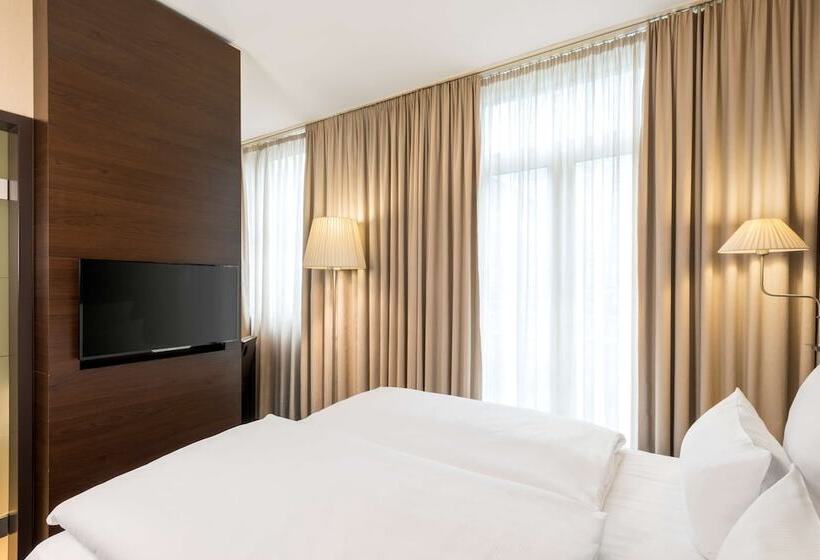 Quarto Estandar, NH Düsseldorf Königsallee