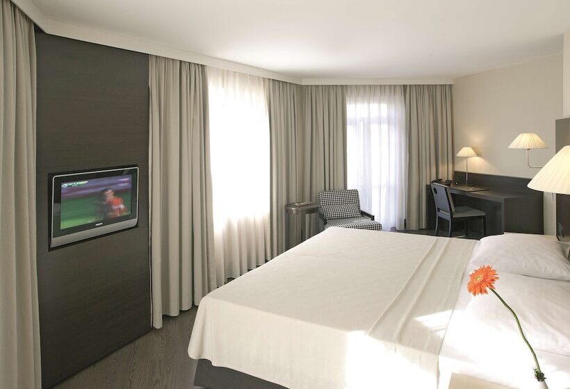 Номер Superior, NH Düsseldorf Königsallee