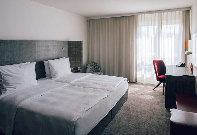 Номер Стандарт, Pentahotel Wiesbaden