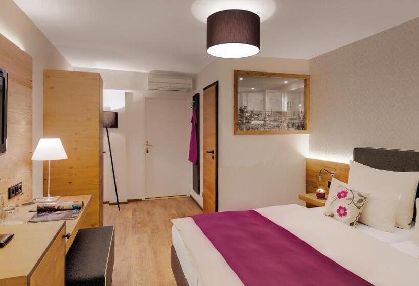 コンフォートルーム, Alpen Hotel München