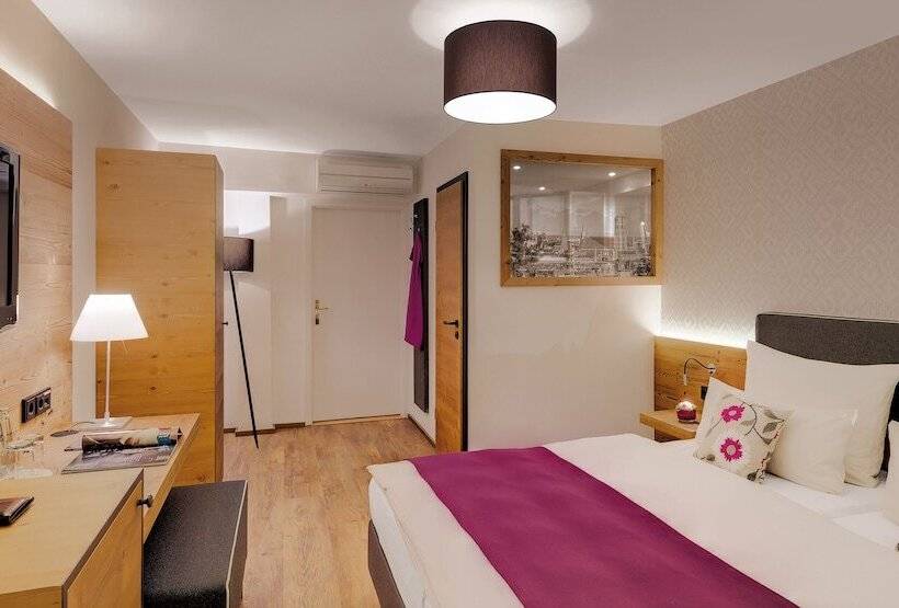 コンフォートルーム, Alpen Hotel München
