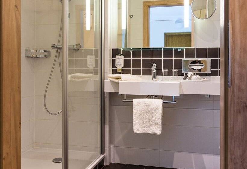 Семейный Номер, Amber Hotel Bavaria