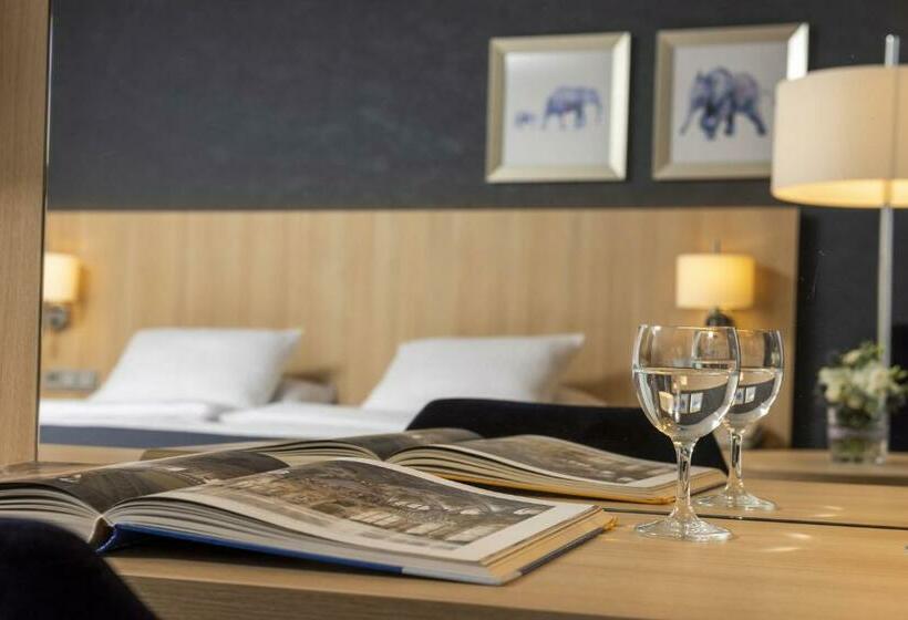 Номер Комфорт, Maritim Hotel Würzburg