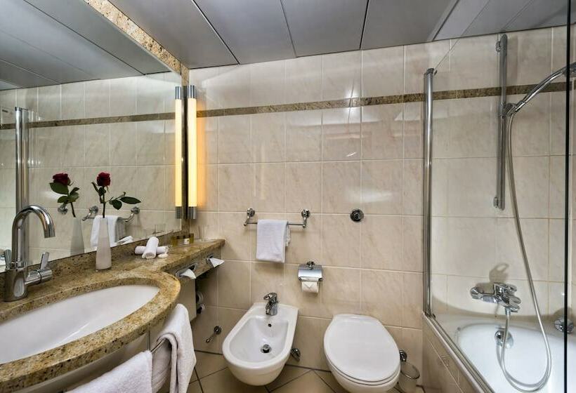 Номер Superior, Maritim Hotel Würzburg