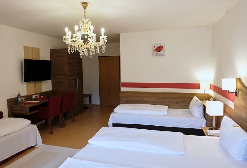 Четырехместный Номер Стандарт, Romantica Hotel Blauer Hecht