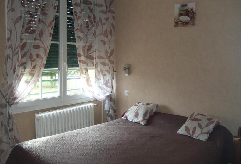 Номер Стандарт, Auberge De L Orisse Et Iris Hostel