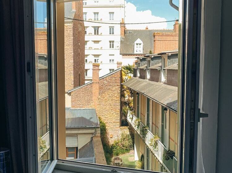 Семейный Номер, Garden Hotel Rennes Centre Gare