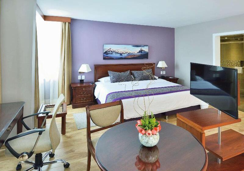스탠다드 룸 킹사이즈 침대, Mercure Alameda Quito