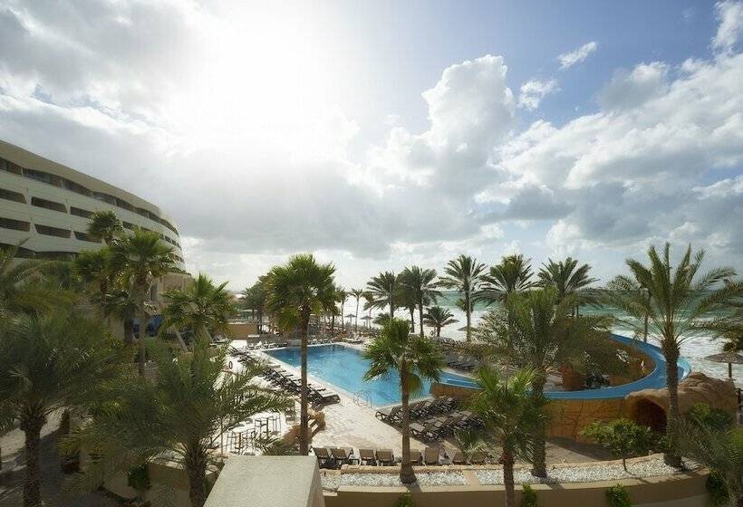 Номер Deluxe Вид на Море, Occidental Sharjah Grand