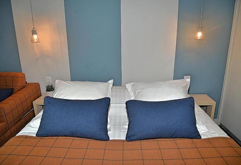 Трехместный Номер Superior, Hôtel Beauregard, The Originals Relais