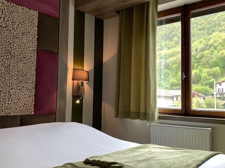 Трехместный Номер Superior, Hôtel Beauregard, The Originals Relais