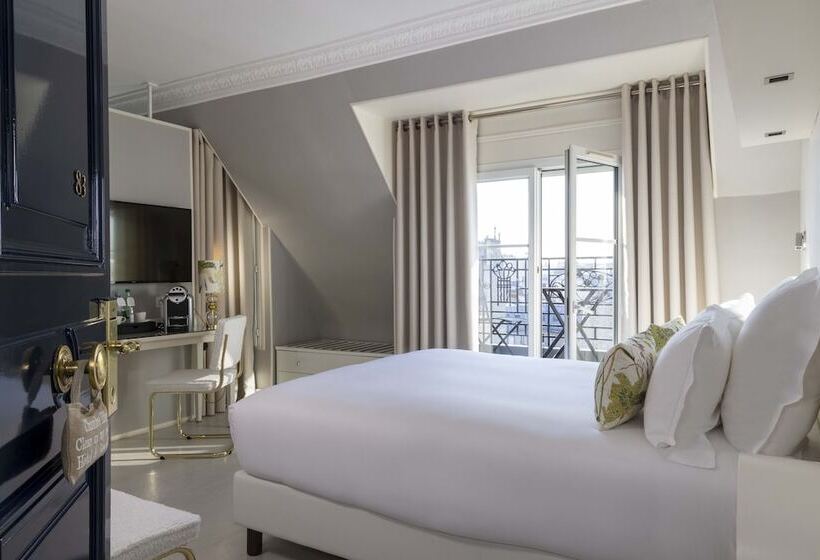 اتاق لوکس با چشم‌انداز, Hôtel De Banville