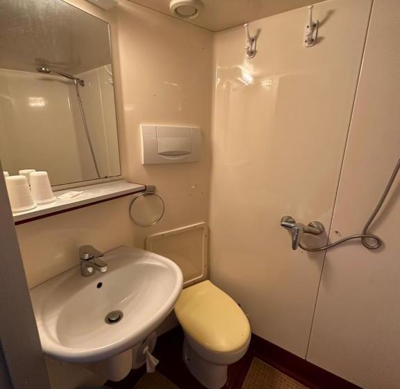 Семейный Номер, Hôtel De Nantes