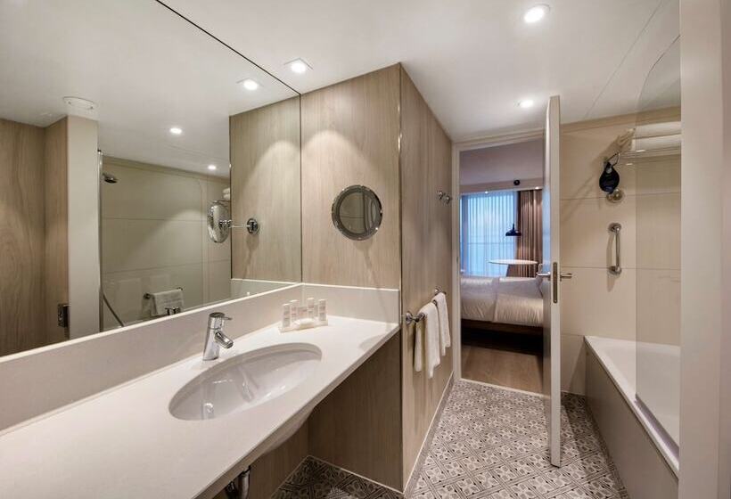 스탠다드 룸, Radisson Blu Hotel Nice