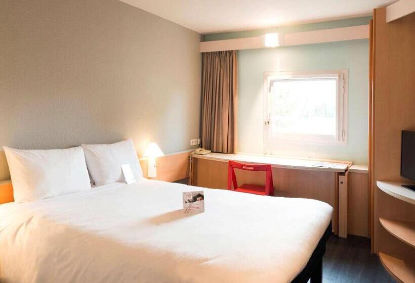 Апартаменты 2 Спальни, Ibis Laval Le Relais d'Armor