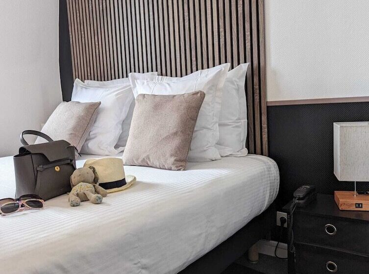 Семейный Номер, Hôtel Le Lion D'or