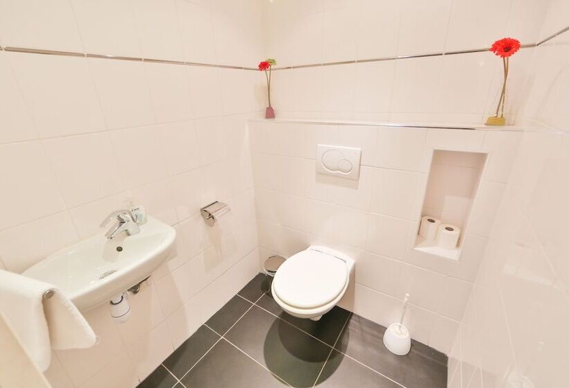 Quarto Quádruplo Estandar, Hôtel Le Mistral