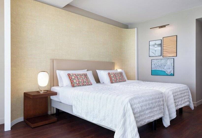 Chambre Deluxe Vue Ville, Le Méridien Nice