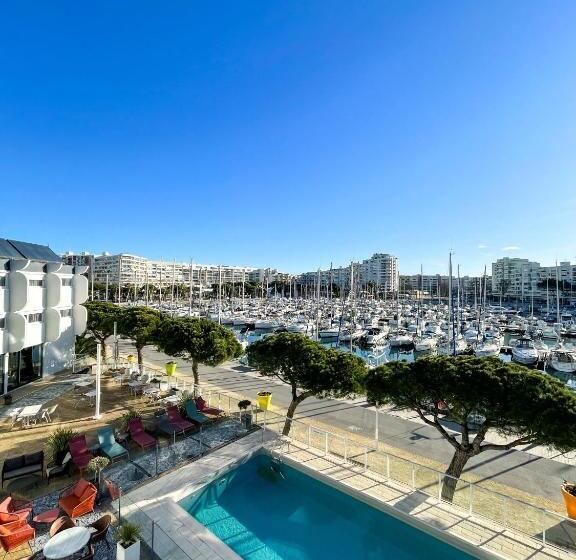 Трехместный Номер Премиум, The Originals Boutique, Hôtel Neptune, Montpellier Sud