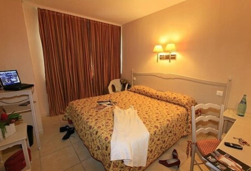 Номер Стандарт, Logis Nimotel Hôtel Cosy
