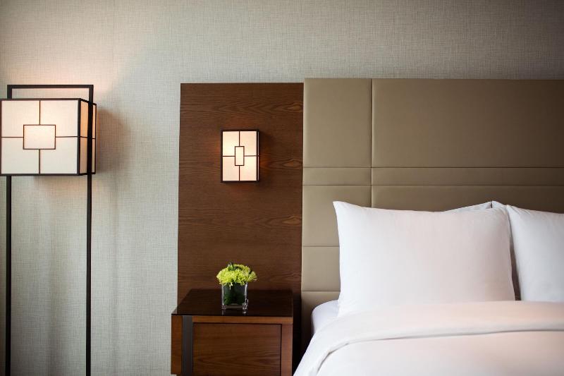 Люкс Кровать Кинг, Holiday Inn Suva, An Ihg