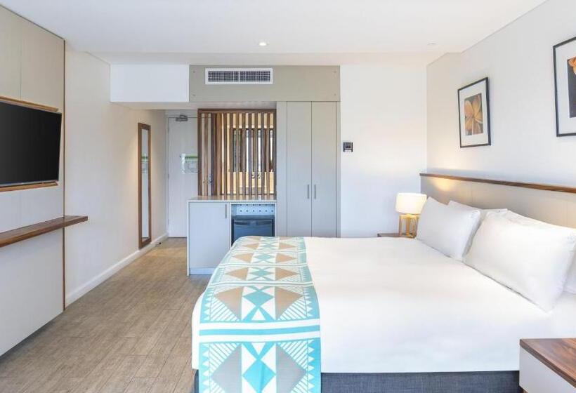 Номер Premium с Балконом, Holiday Inn Suva, An Ihg