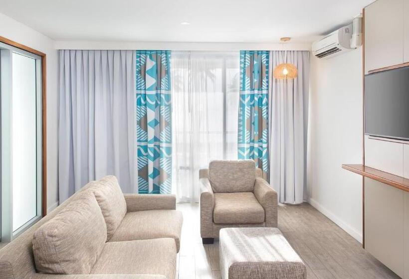 Люкс Кровать Кинг, Holiday Inn Suva, An Ihg