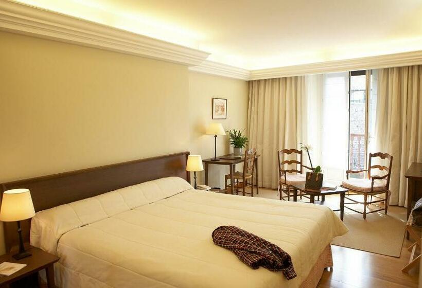 Номер Стандарт, Hôtel Des Pyrénées