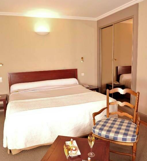 Номер Стандарт, Hôtel Des Pyrénées