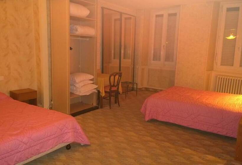 Четырехместный Номер Стандарт, Hôtel Saint Pierre